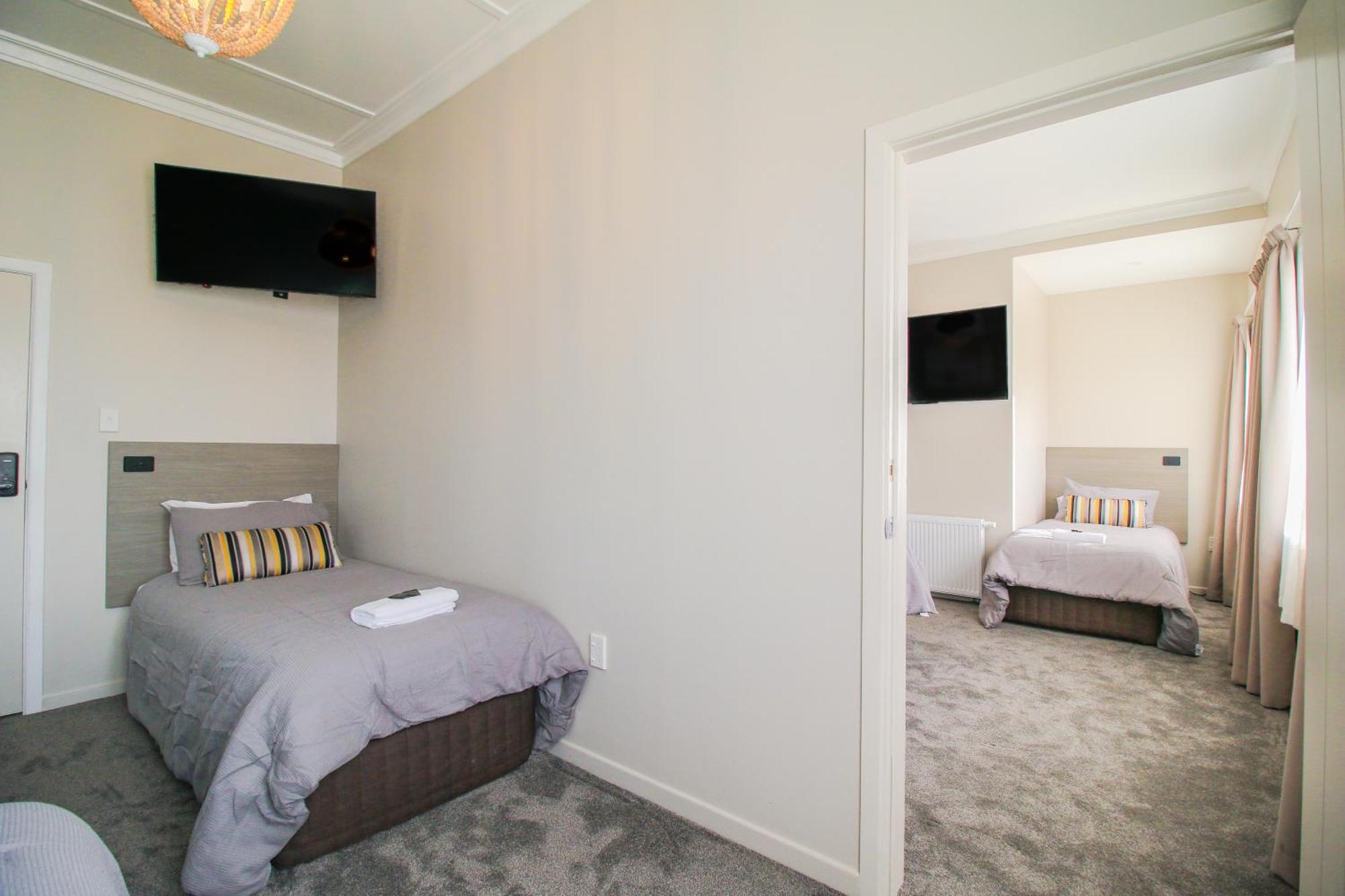 Whitehouse Hotel Invercargill Exterior photo